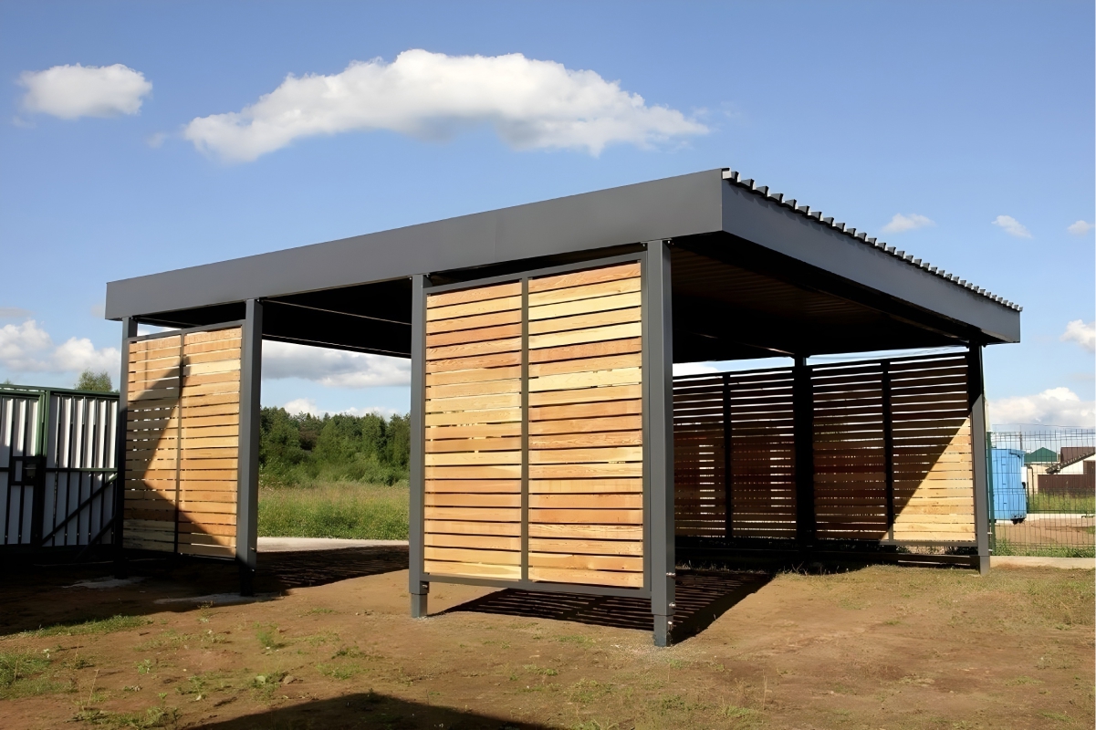 Односкатный автонавес из поликарбоната в стиле хай-тек для автомобиля с закрытыми боковинами