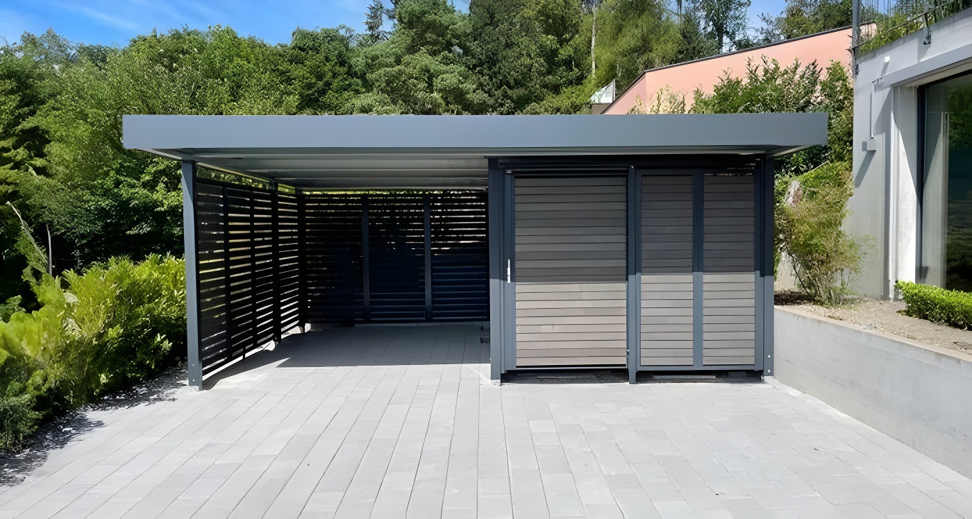 Односкатный автонавес из поликарбоната в стиле хай-тек для автомобиля с закрытыми боковинами